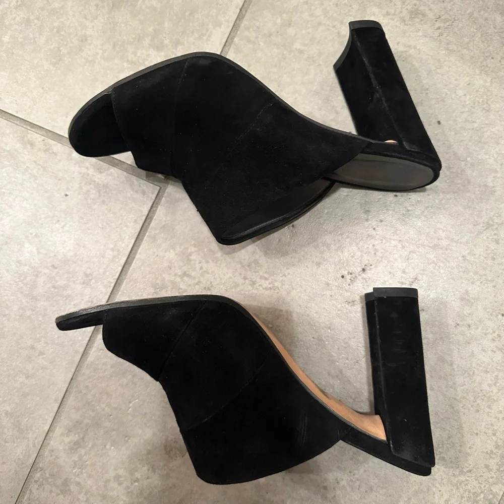 Stuart Weitzman Sequel Black Suede Mule Sandal - Picture 5 of 11
